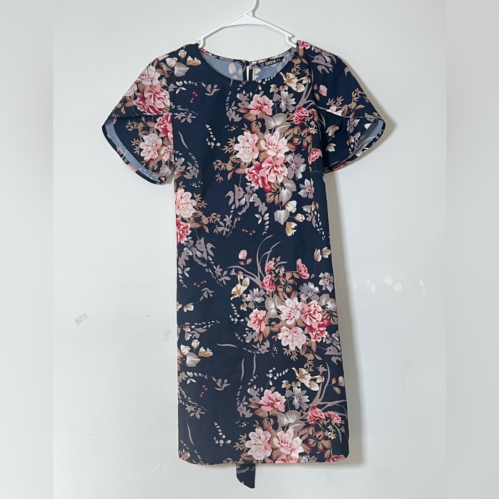 3/$10 🌸 Shein Medium Blue Floral Dress